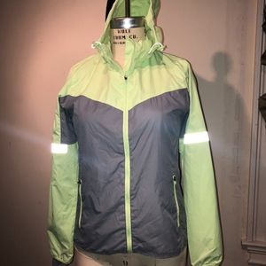 New Active Jacket Size M Showroom sample